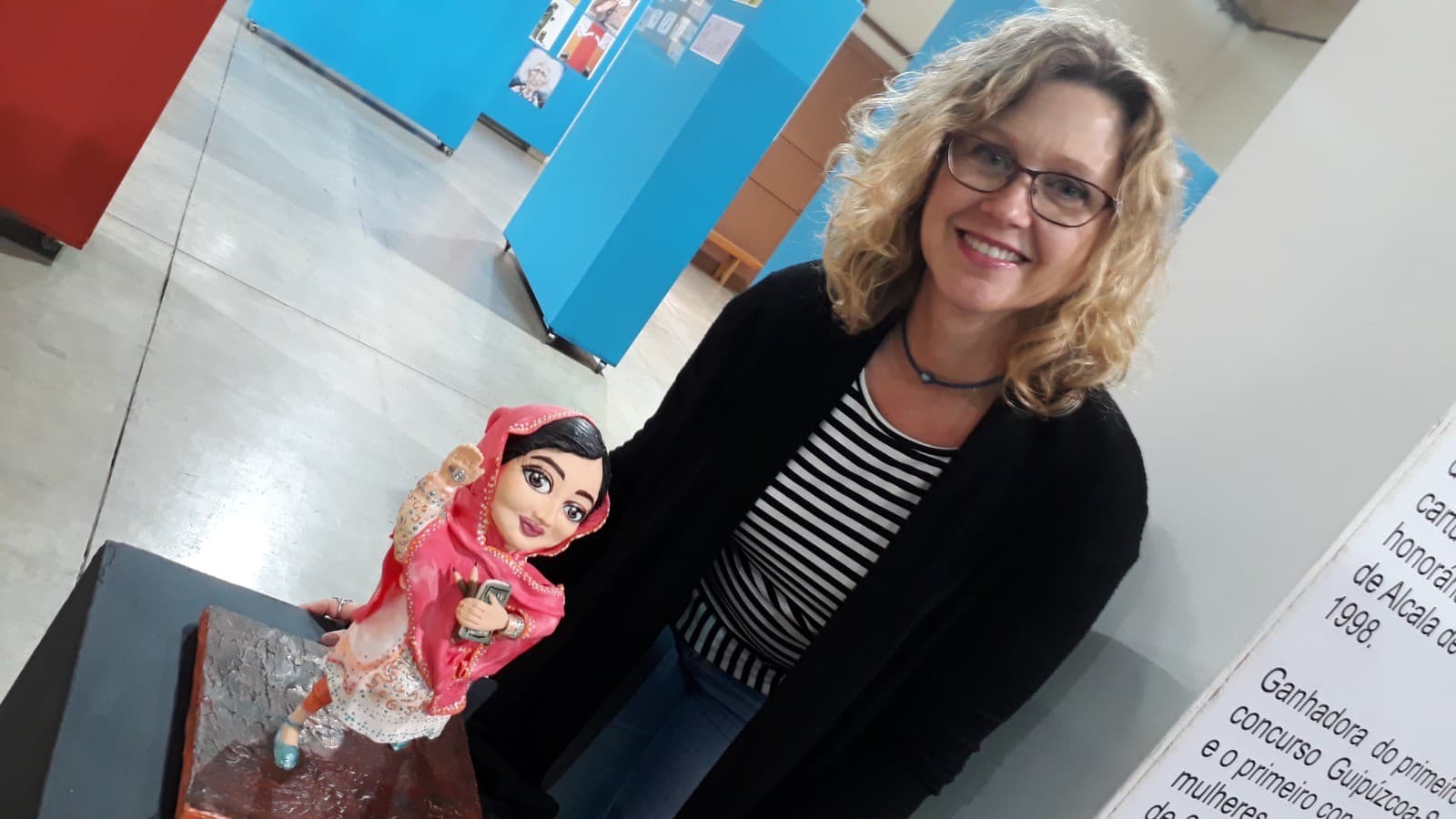 Mulher assume pela 1ª vez presidência do Salão de Humor