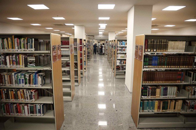 Bibliotecas escolares: direito negado que perpetua desigualdade