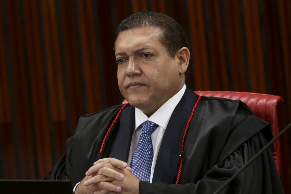 PT aciona o STF e pede investigação de Nunes Marques no caso Banco Master