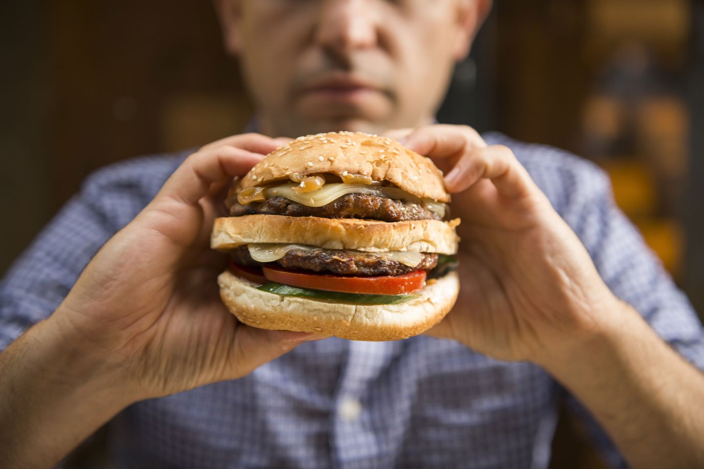 Bancada ruralista aprova censura aos alimentos veganos