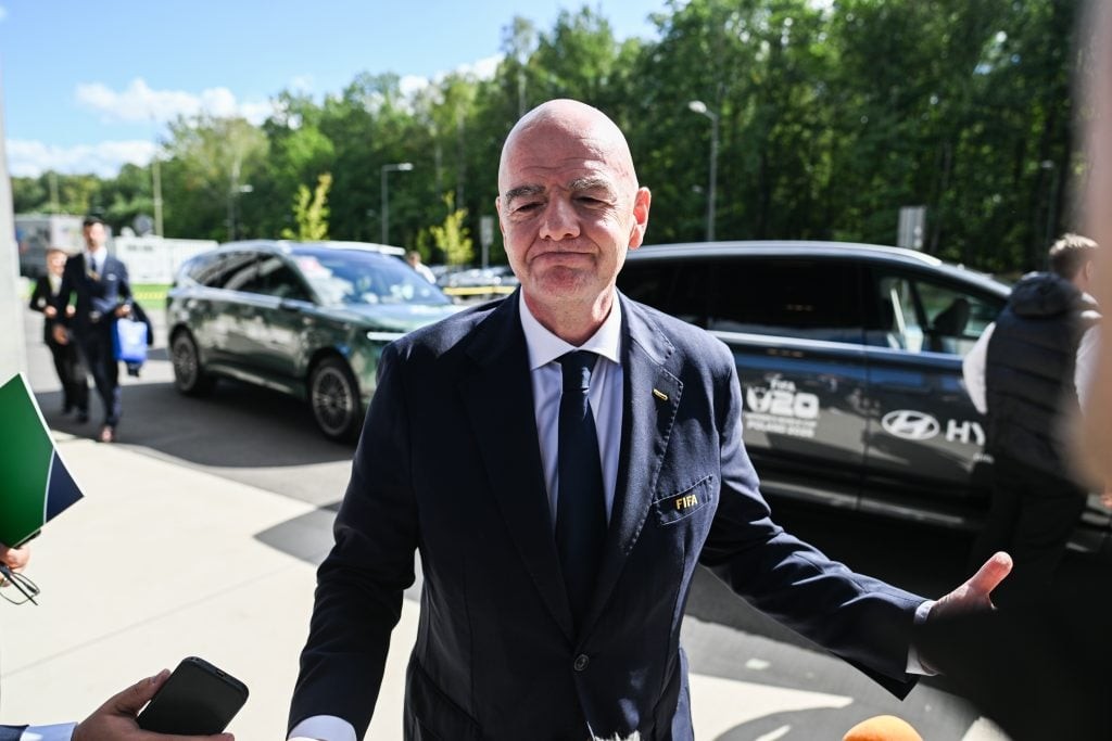 UEFA cobra documentos da FIFA sobre direitos da Copa e dá prazo até 2 de novembro