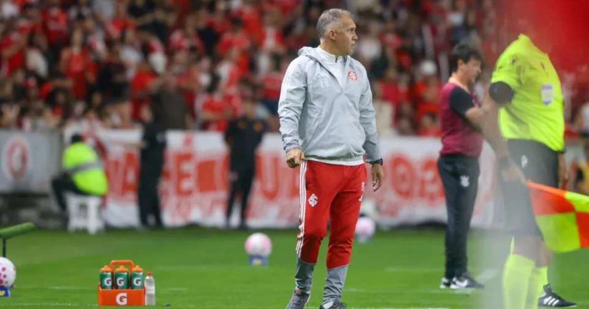 Internacional goleia Botafogo por 3 a 0 e respira na luta contra o rebaixamento